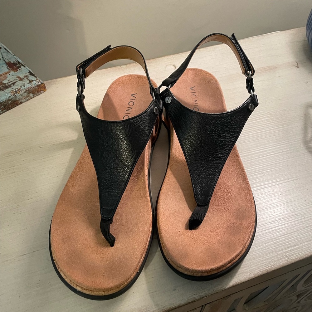 Vionic Black Leather Women's Sandals Size 9